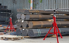 Эксплуатация V-образной складной регулируемой опоры для труб Remmers Atlant 1/8-12