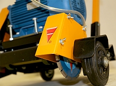 Вращение диска бензинового раздельщика трещин Сплитстоун CS-913 Loncin G390F